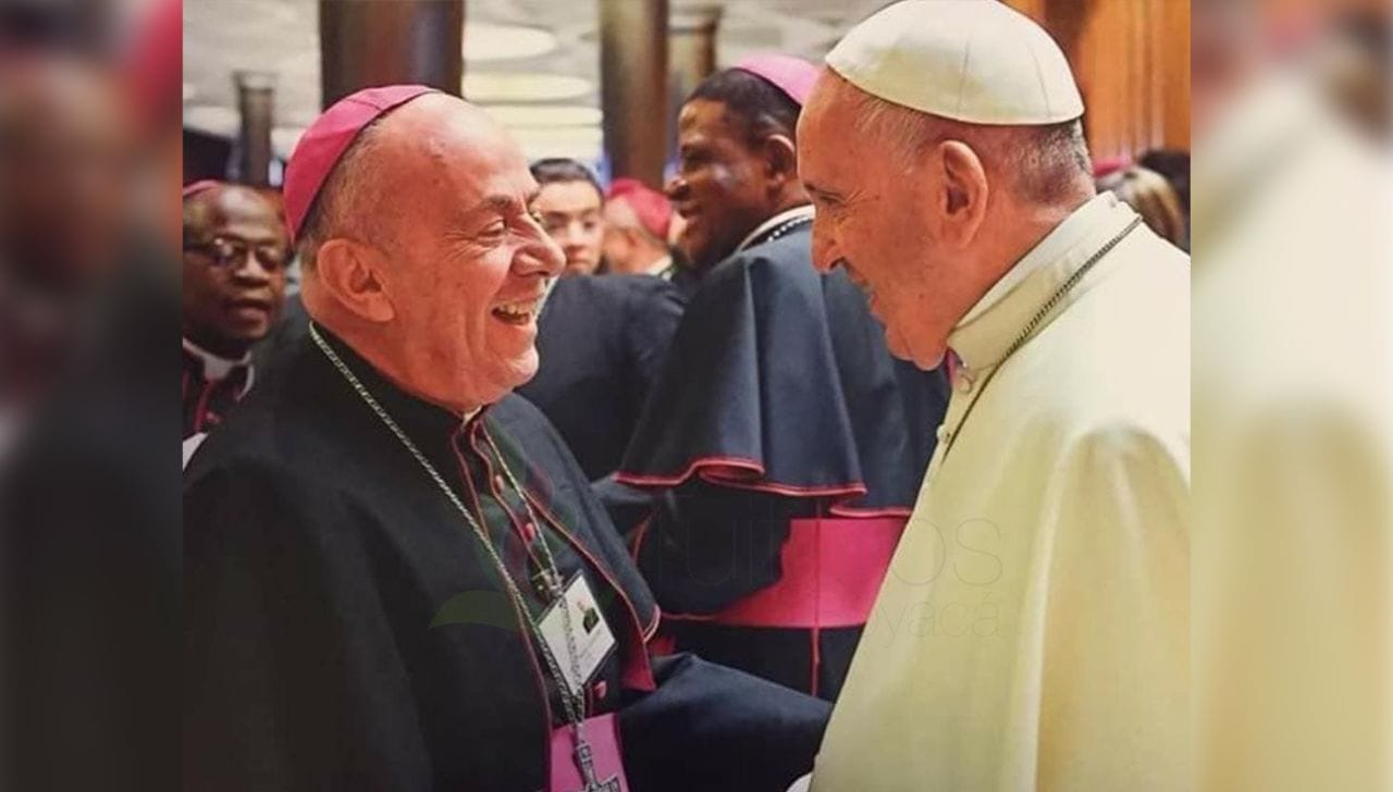 A sus 78 años, monseñor José Roberto Ospina Leongómez, fue designado por el papa León XIV como Administrador Apostólico Castrense de Colombia. Foto: Archivo particular.