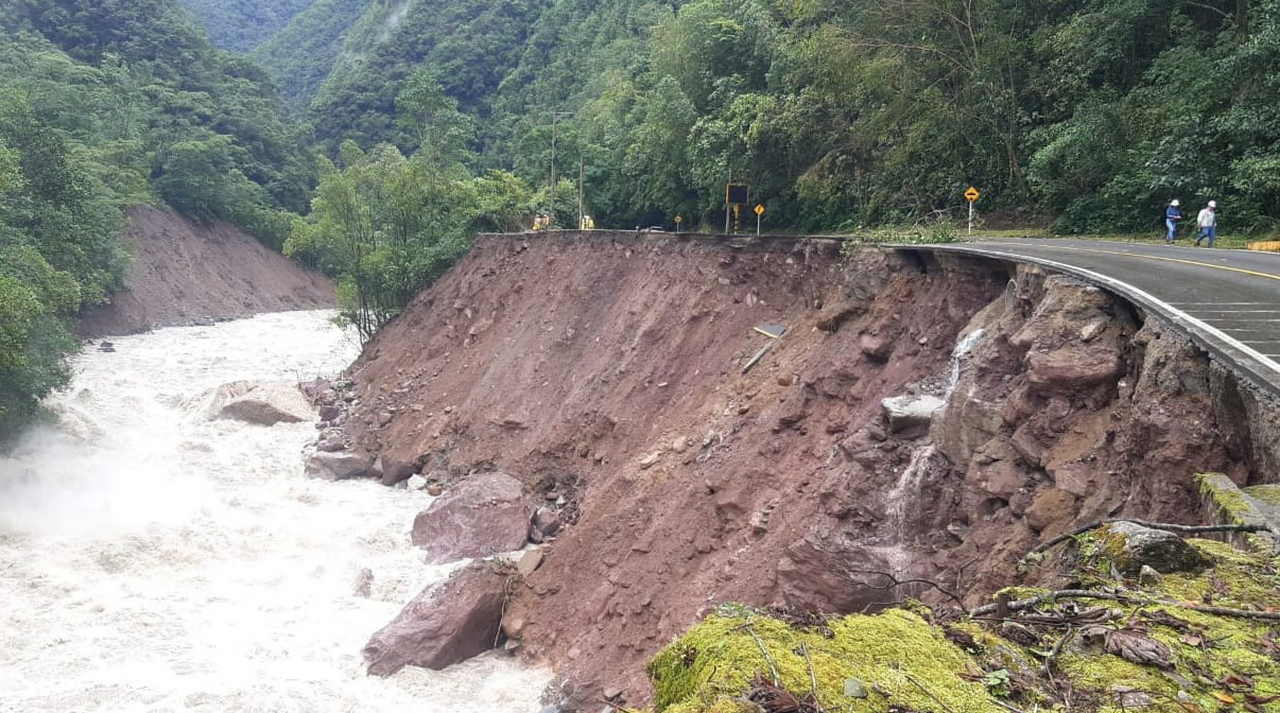 La habilitación de la Transversal del Sisga se demora. Dos afectaciones tienen este importante carreteable cerrado. Foto: Prensa Concesión Transversal del Sisga para Tuiteros Boyacá.