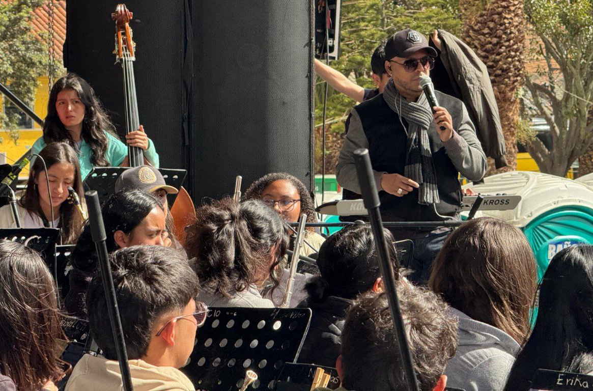 En la prueba de sonido se dio un pequeño adelanto de lo que será el inolvidable show de esta noche en Samacá con la fusión entre la orquesta La Verdad y la banda sinfónica. Foto: Suministrada a Tuiteros Boyacá.