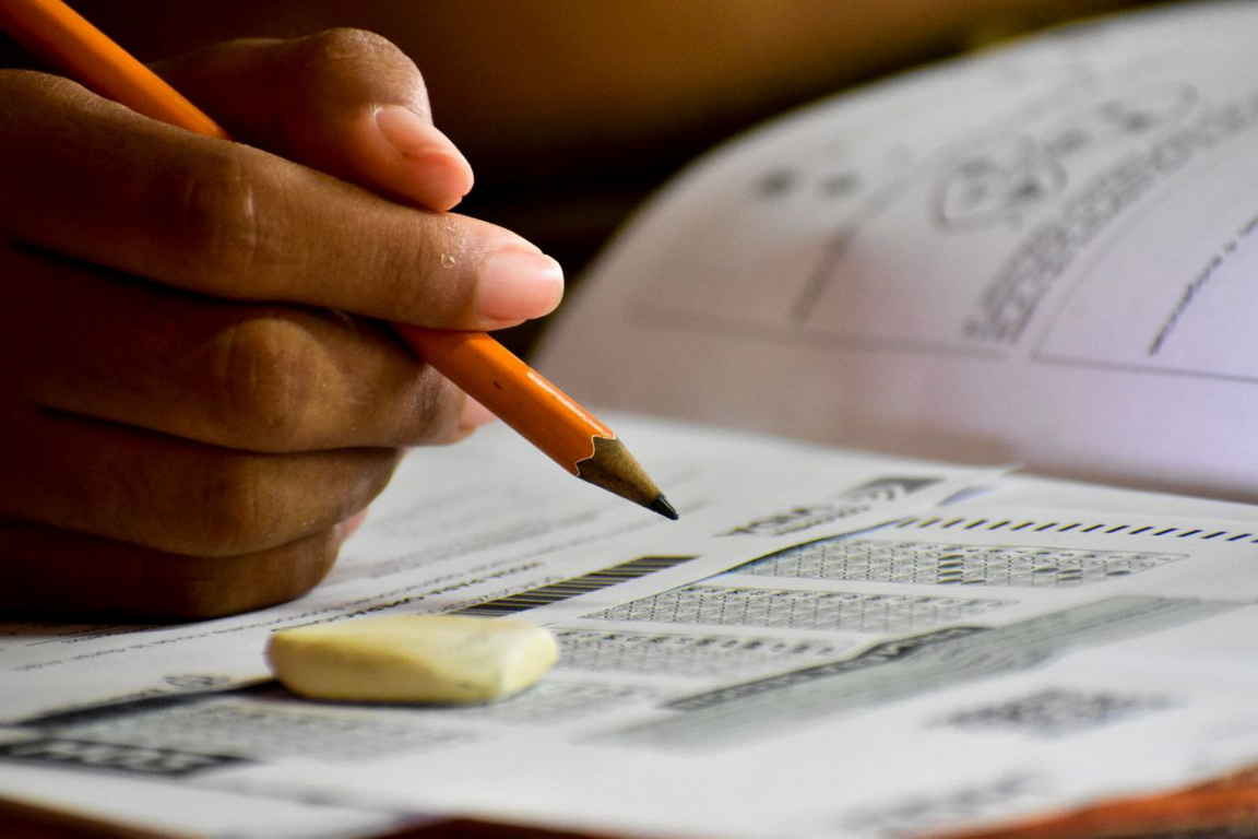 El bloqueo que se registra en el Puente de Boyacá, según el Icfes, ha impedido el traslado del material para las Saber 11 calendario A, Pre Saber y Validación del Bachillerato Académico. Foto: Archivo Tuiteros Boyacá.