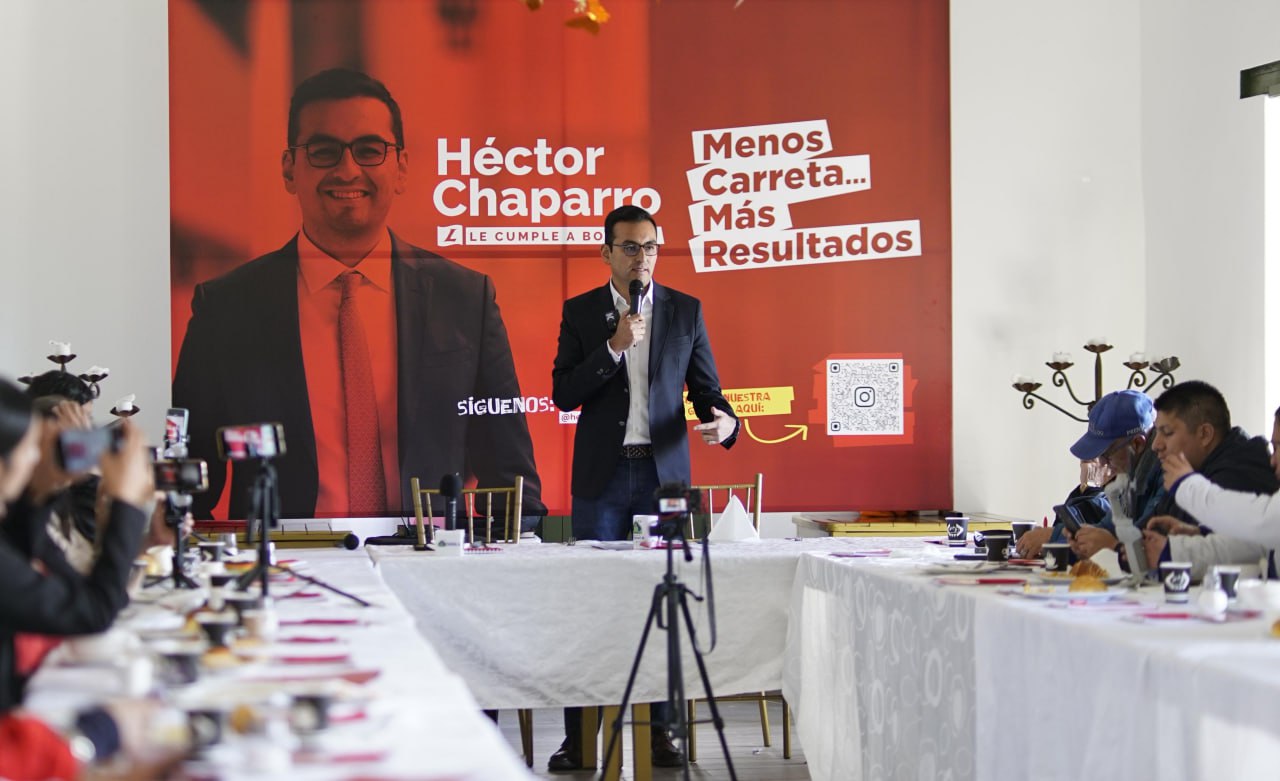 El representante a la Cámara por Boyacá, Héctor David Chaparro dio inicio a lo que denomina ‘Menos carreta, más resultados’ con la que recorrerá todo el departamento. Foto: Prensa Héctor David Chaparro.