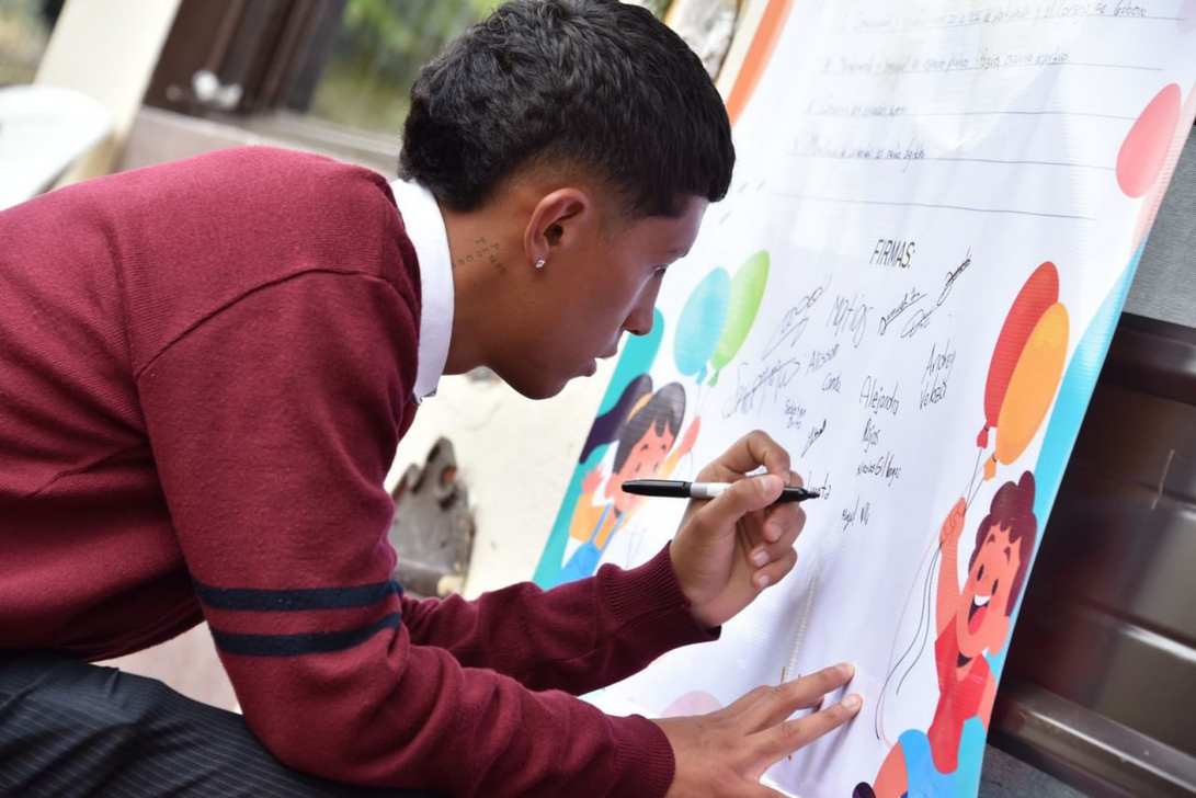 Firma del Pacto por la niñez en Samacá Boyacá. Foto: Prensa Samacá