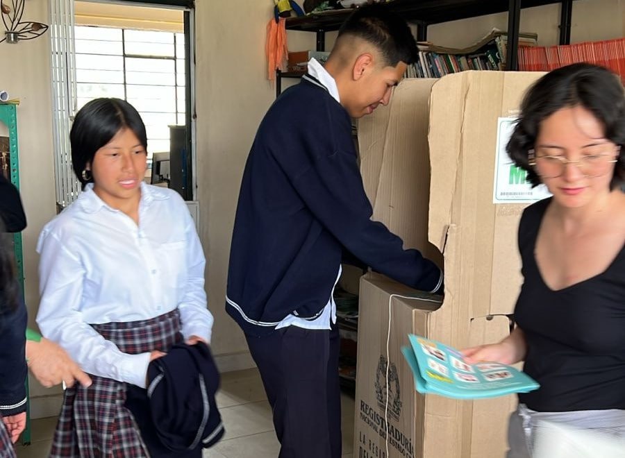 Un total de 511 mesas fueron instaladas en 194 puestos de votación que se distribuyen en los 123 municipios del departamento para que los jóvenes entre los 14 y 28 años puedan elegir. Foto: Registraduría Nacional del Estado Civil.