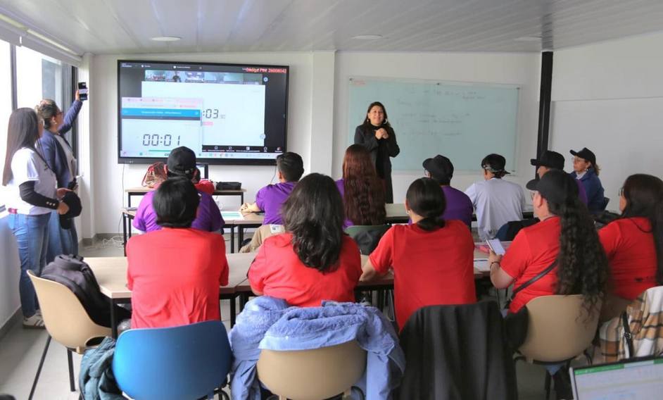 En total son 14 equipos que finalmente aceptaron el reto y trabajarán en las tres sedes de desarrollo del Hackathon. Foto: Prensa Uptc.