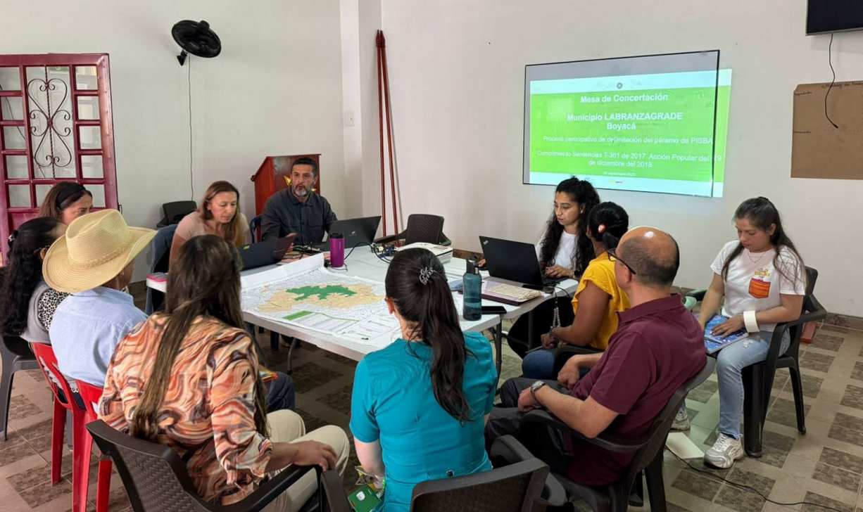 En las reuniones, alcanzaron consensos razonados sobre aspectos relacionados con la delimitación del páramo con base en el área de referencia propuesta a escala 1:25.000. Foto: Gobernación de Boyacá.