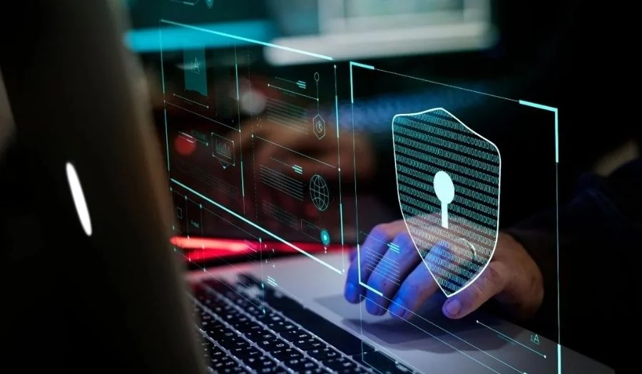 ESET analiza 5 mitos comunes sobre ciberseguridad, qué peligros entrañan y cómo adoptar prácticas concretas para e protegerse como usuarios y empresas.