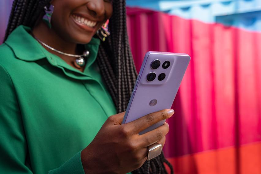 El nuevo moto g86 power incorpora una potente batería de 6.720 mAh, la más grande de Motorola, que promete hasta 53 horas de uso con una sola carga.