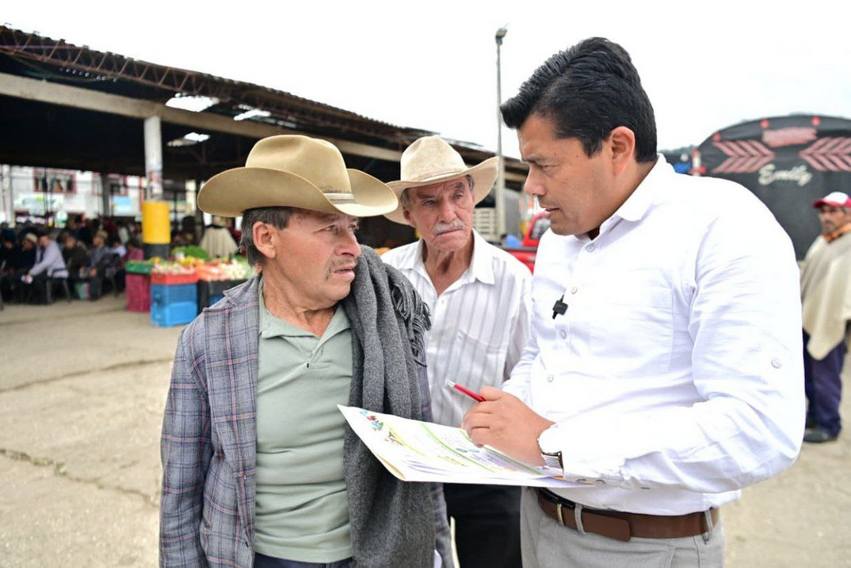 Director de Prosperidad Social lideró jornada de inscripción a renta básica solidaria en el municipio de Ramiriquí. Foto: Prosperidad Social.