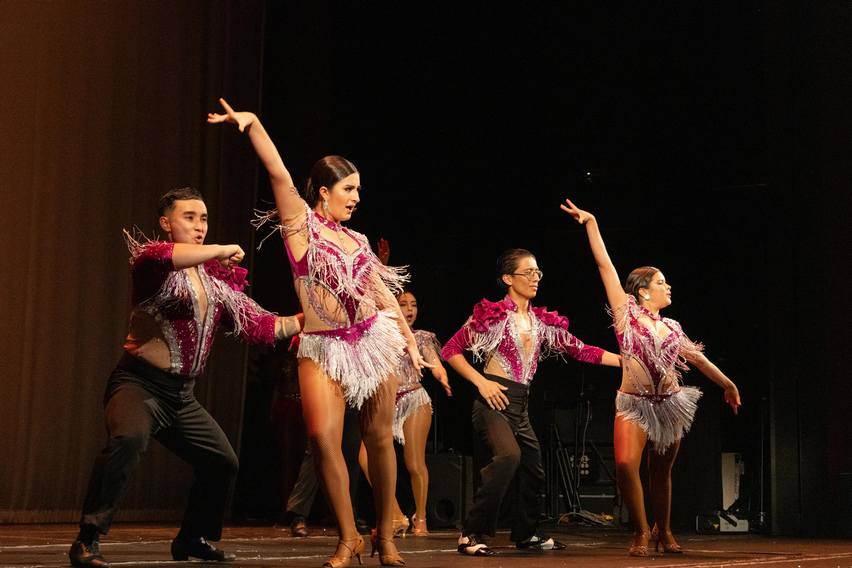 Las danzas internacionales se toman los parques principales de municipios como Turmequé, Cucaita y Tipacoque, donde agrupaciones de Argentina, México y Panamá comparten su folclor con el público boyacense.