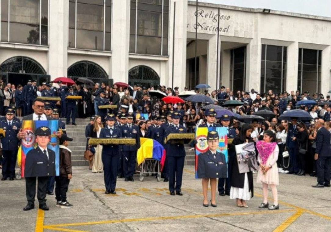 La mayor Natalia Rojas Velandia, la boyacense, que será recordada como la única mujer fallecida en la tragedia del avión de la Fuerza Aérea, fue sepultada en Bogotá. Foto: Fuerzas militares.