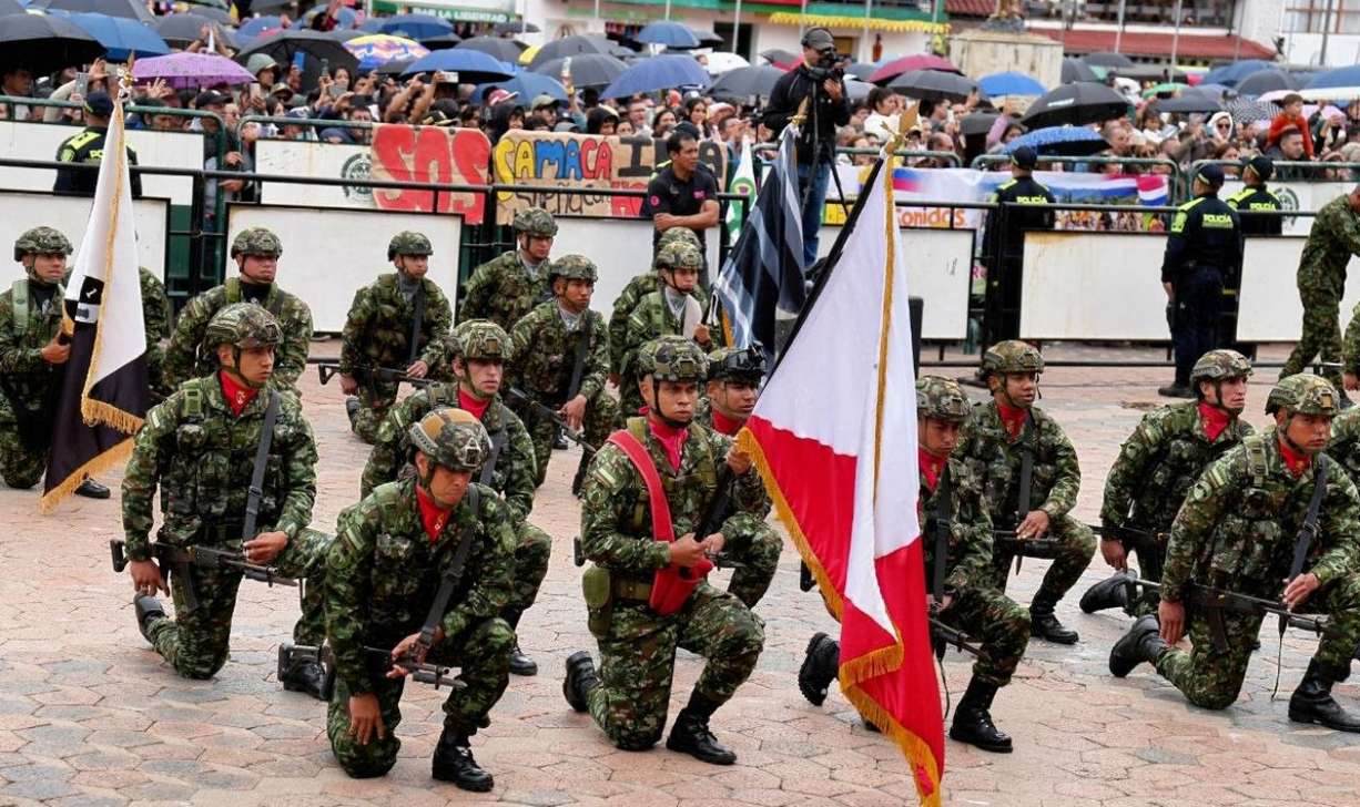 La Plaza de La Libertad fue acondicionada para la misa campal y la seguridad del presidente electo, Abelardo De La Espriella.