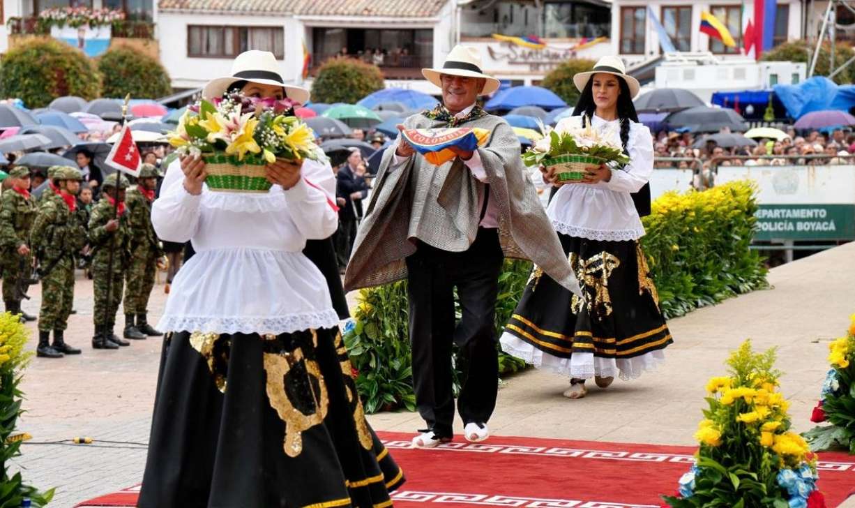 El homenaje a la patrona espiritual de los colombianos contó con actos religiosos y culturales, que incluyeron la guabina chiquinquireña.