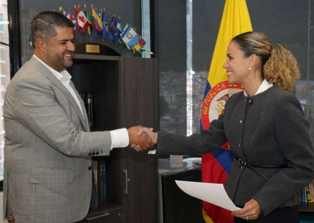 Ricardo Torres Castro nuevo director del Sena y la Ministra de Trabajo