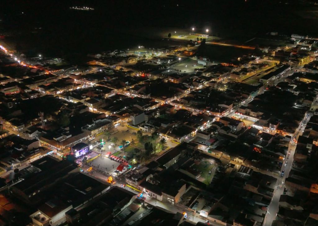 Samacá alumbrado público panorámica nocturna