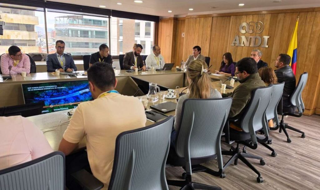 El sector del Gas Licuado de Petroleo GLP o gas de cilindro en Colombia, asegura su abastecimiento nacional con expansión portuaria en Cartagena 2 Andi reunión sector GLP Gas