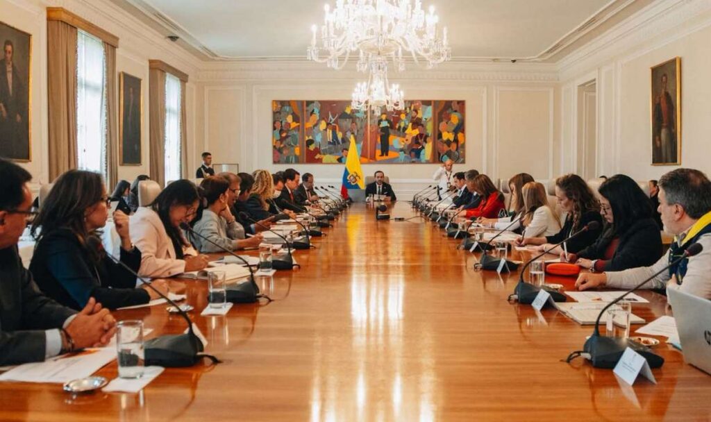 La compleja petición del presidente Abelardo De La Espriella al director del Invías, Juan Camilo Ostos 2 Primer Consejo de ministros Abelardo De La Espriella