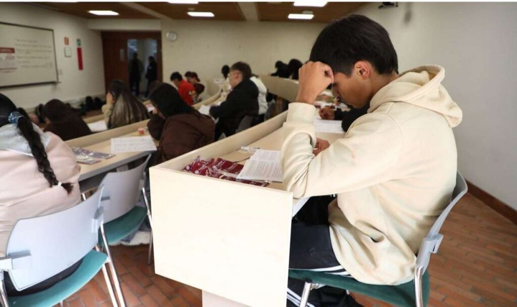 Estudiantes pruebas Icfes ilustración PISA