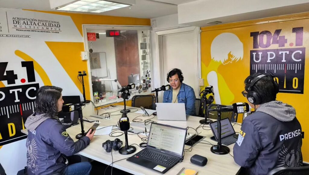 A lo largo de su trayectoria, UPTC Radio también ha fortalecido su articulación con el sector de la radiodifusión universitaria en Colombia, al hacer parte de la Red de Radio Universitaria de Colombia