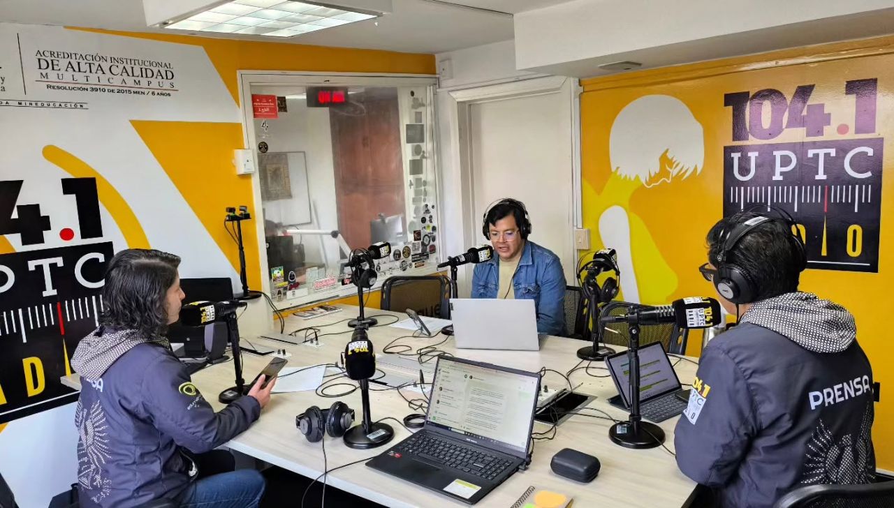 A lo largo de su trayectoria, UPTC Radio también ha fortalecido su articulación con el sector de la radiodifusión universitaria en Colombia, al hacer parte de la Red de Radio Universitaria de Colombia
