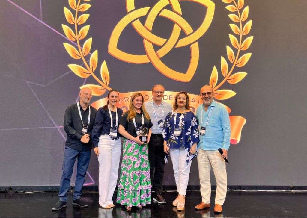 Urbaser la volvió a hacer: por tercer año consecutivo, se quedó con el Gran Premio Andesco y además alcanzó dos reconocimientos por su labor que adelanta a diario en Duitama y Tunja 2 Urbaser Duitama y Tunja ganaron premio Andesco 2026