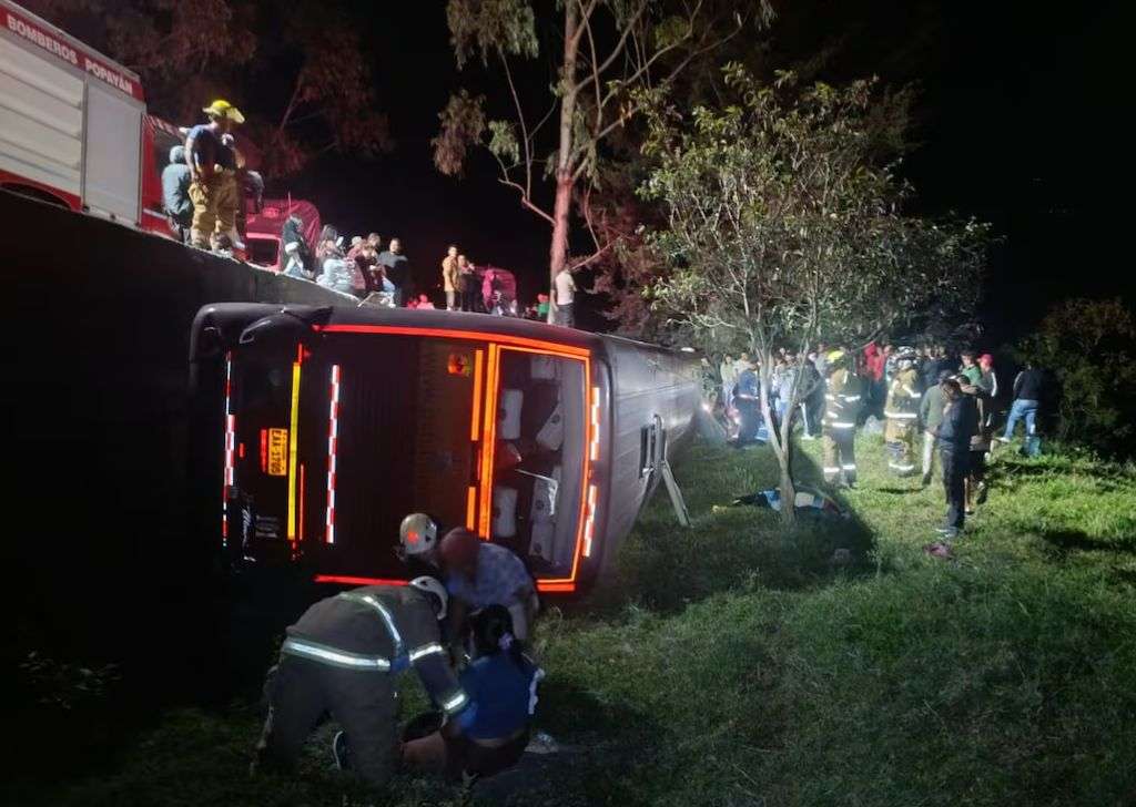 Accidente bus vía Panamericana El Timbo