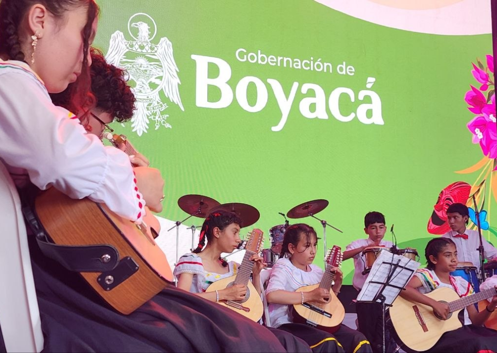 Aquí está la programación cultural y de la feria Cosecharte para lo que será el último día del Festival Internacional de la Cultura FIC 2026 que rinde homenaje al campo boyacense 4 Música grupo de bandolas Boyacá FIC 2026