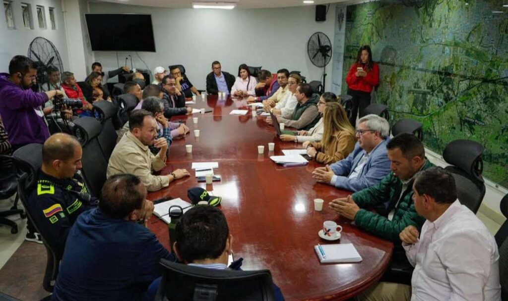Y ahora por qué bloquearon el centro los taxistas en Tunja: nueva mesa de diálogo y acuerdos entre el alcalde y el Gobernador con un grupo de estos choferes 2 Reunión paro taxistas Tunja