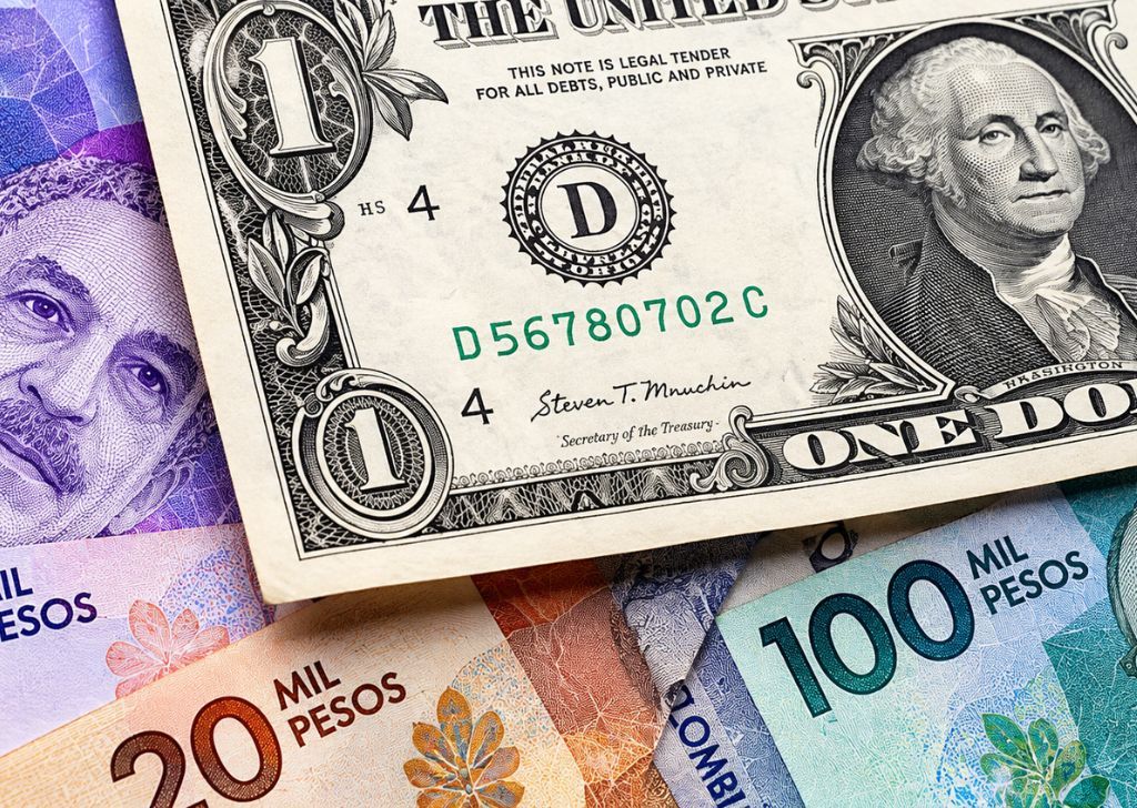 dolares y pesos colombianos
